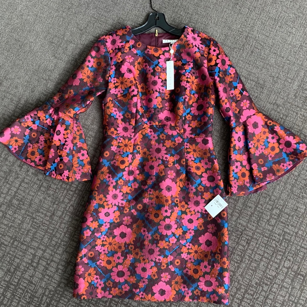 NWT Trina Turk Floral Bell Sleeve Dress 👗 🌸